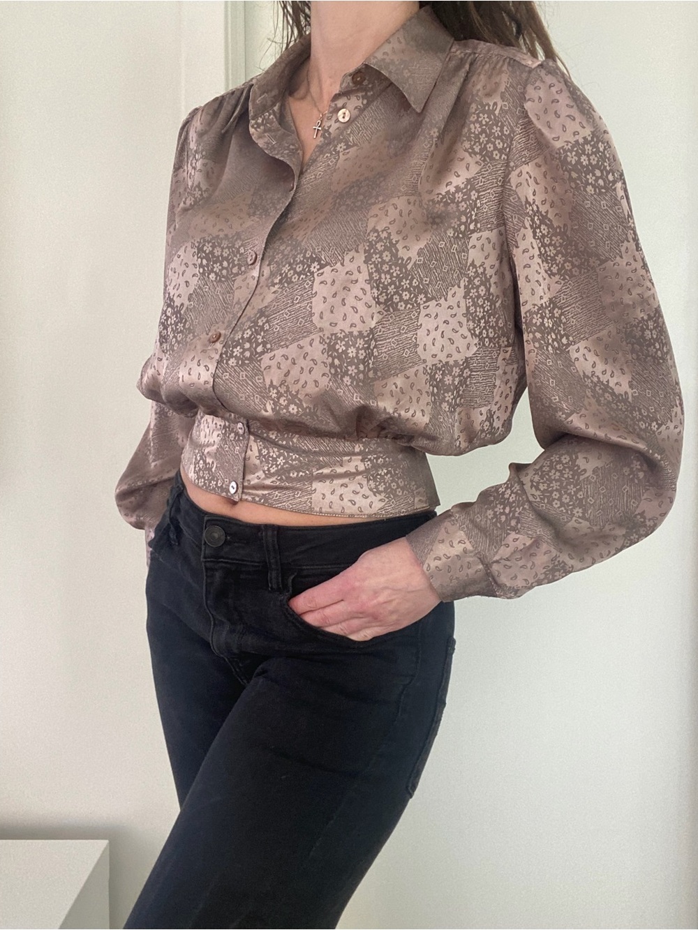 Vintage fitted shimmer satin poet sleeve cropped blouse with pretty print.
